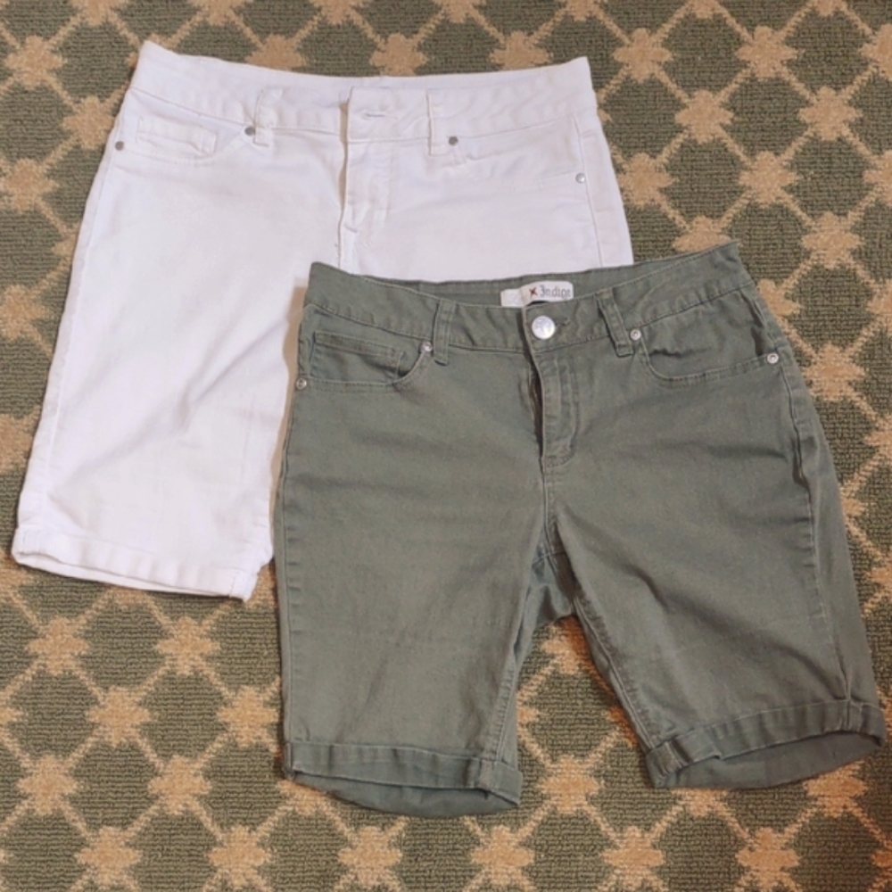 Bundle:White and Olive Green Five Pocket Stretch Jean Shorts